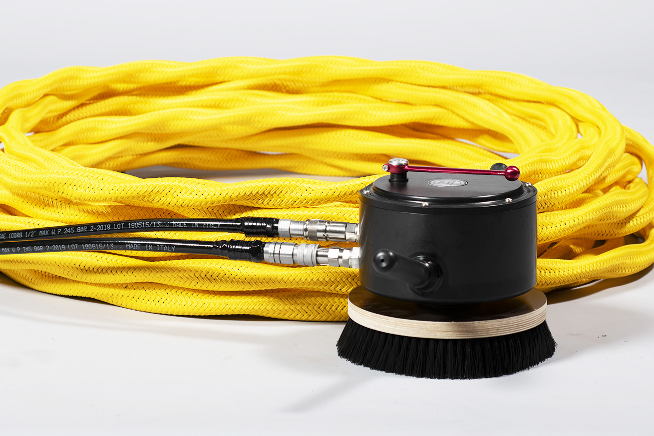 Subsea MC131 Underwater Cleaning Unit 1 Subsea MC131 Underwater Cleaning Unit